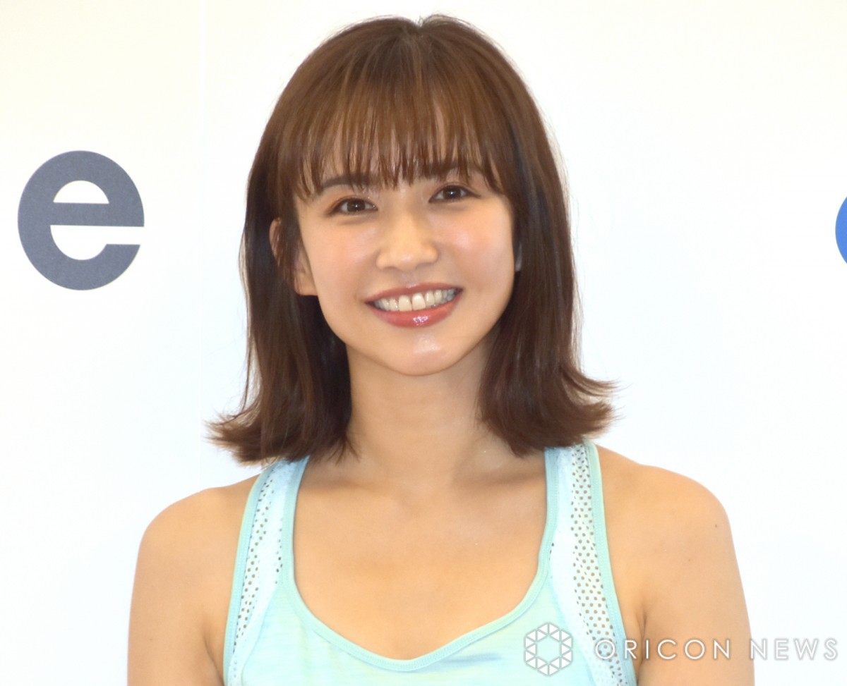 43歳・優木まおみ、ブラトップで美スタイル「まるで高校生 めっちゃ肌