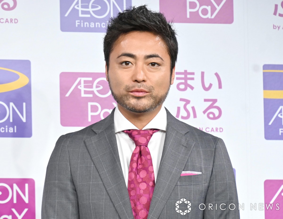 山田孝之、主演・監督務めた新CMで櫻坂46と共演 映画とは違う難しさ