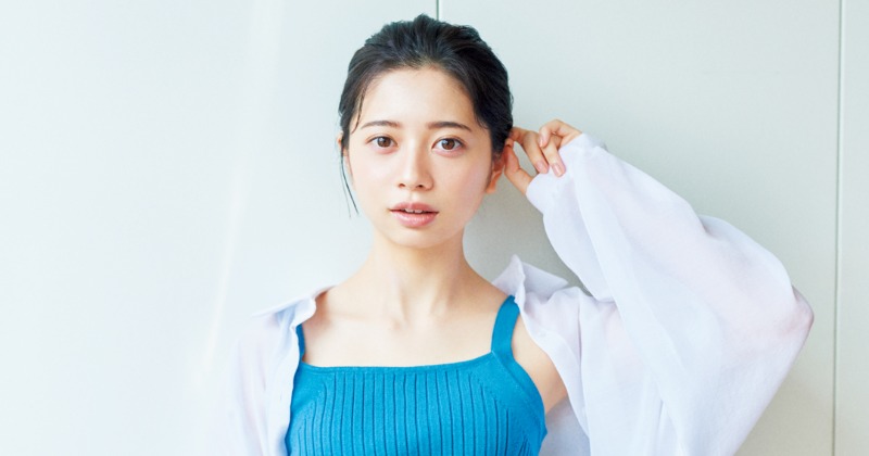 桜田ひより、艶やかな美貌で魅了 “ニットキャミ”で見せる「リラックス