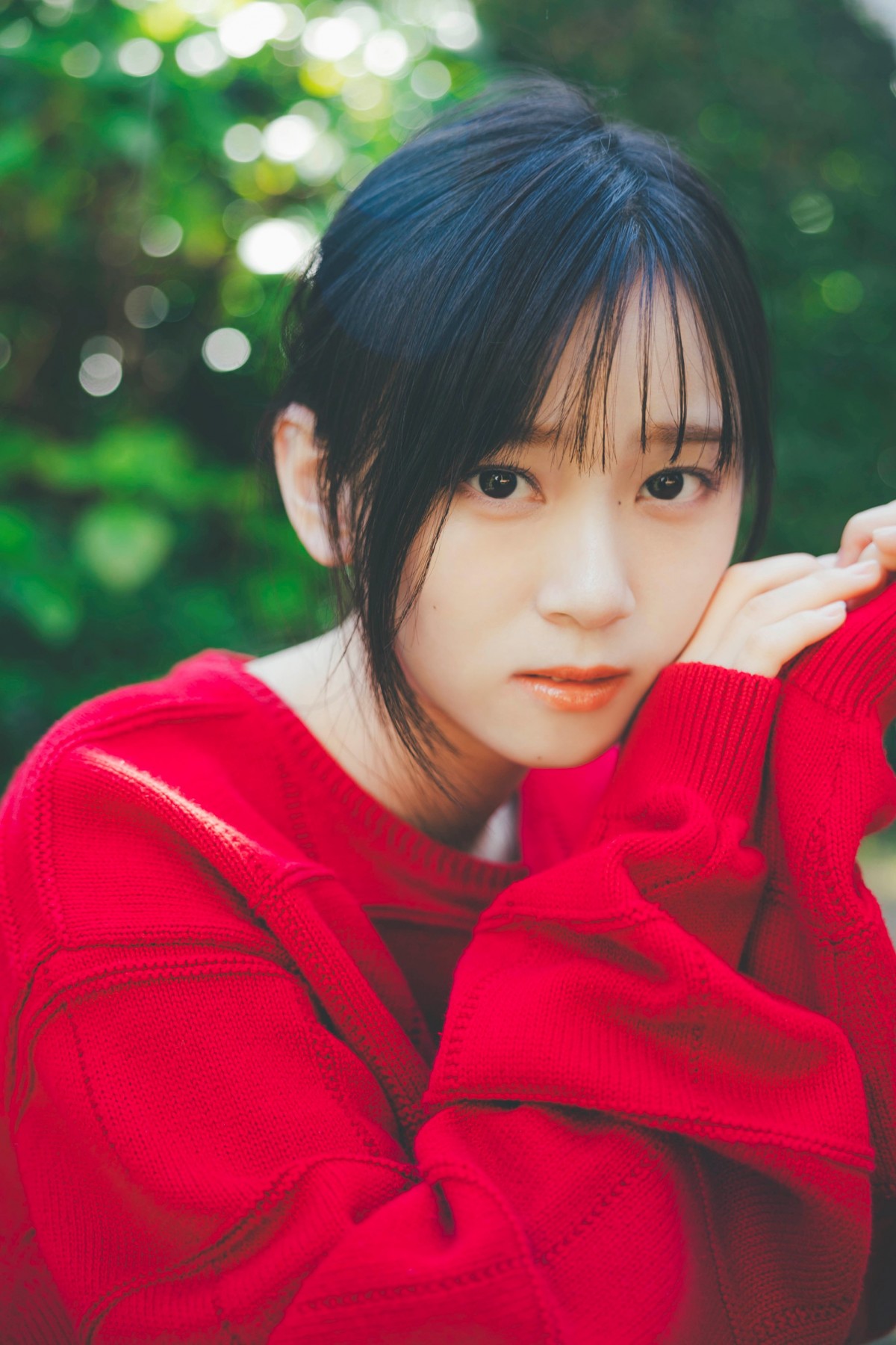画像・写真 | 櫻坂46山下瞳月『blt graph』で雑誌初ソロ表紙飾る 裸足