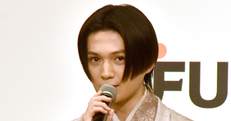 八木勇征、『KIMONO KNIGHT』として着物姿を披露 IKKOと一緒に“背負