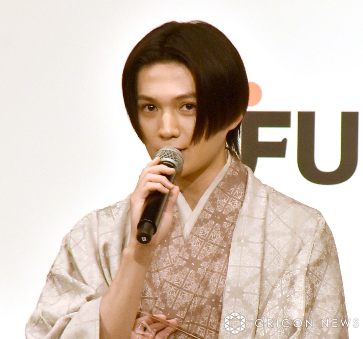 八木勇征、『KIMONO KNIGHT』として着物姿を披露 IKKOと一緒に“背負