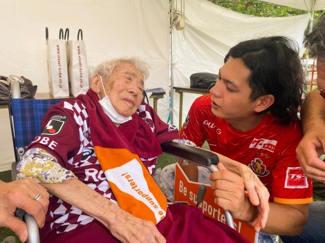 �u���W���o�g�I��̉����̂��߂Ƀ|���g�K����̕׋����n�߂�107�΂̒|�{�ɖ삳�� 