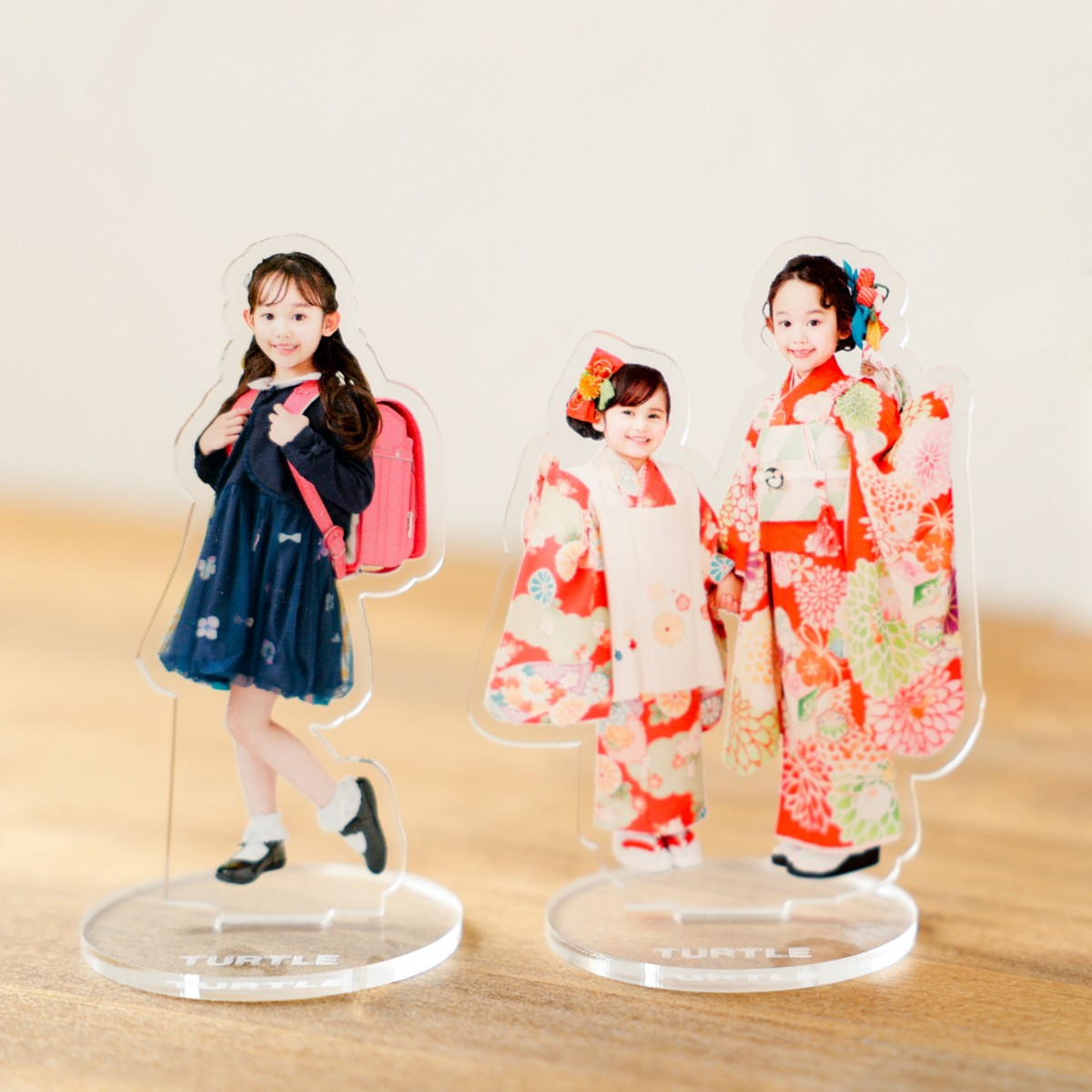 子どものオリジナルアクスタ」が写真館より登場 気軽に飾れる