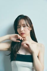 コメント | “ミス東大”篠原梨菜、初グラビアで20歳の輝く美脚＆デコルテを披露 | ORICON NEWS