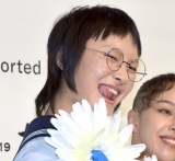 wGQ MEN OF THE YEAR2023xfBAtHgR[ɓoꂵVwZ̃[_[YESUZUKA iCjORICON NewS inc. 