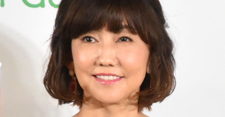 58歳・松本伊代、絶対領域あらわな超ミニ美脚 井上貴子の記念イベントで“初リング”を体験 | ORICON NEWS