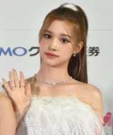 �w2023 MAMA AWARDS�x�̃��b�h�J�[�y�b�g�ɓo�ꂵ��Kep1er�E�q���j���o�q�G (C)ORICON NewS inc. 