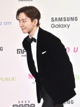 �w2023 MAMA AWARDS�x�̃��b�h�J�[�y�b�g�ɓo�ꂵ���C�E�W���m �iC�jORICON NewS inc. 