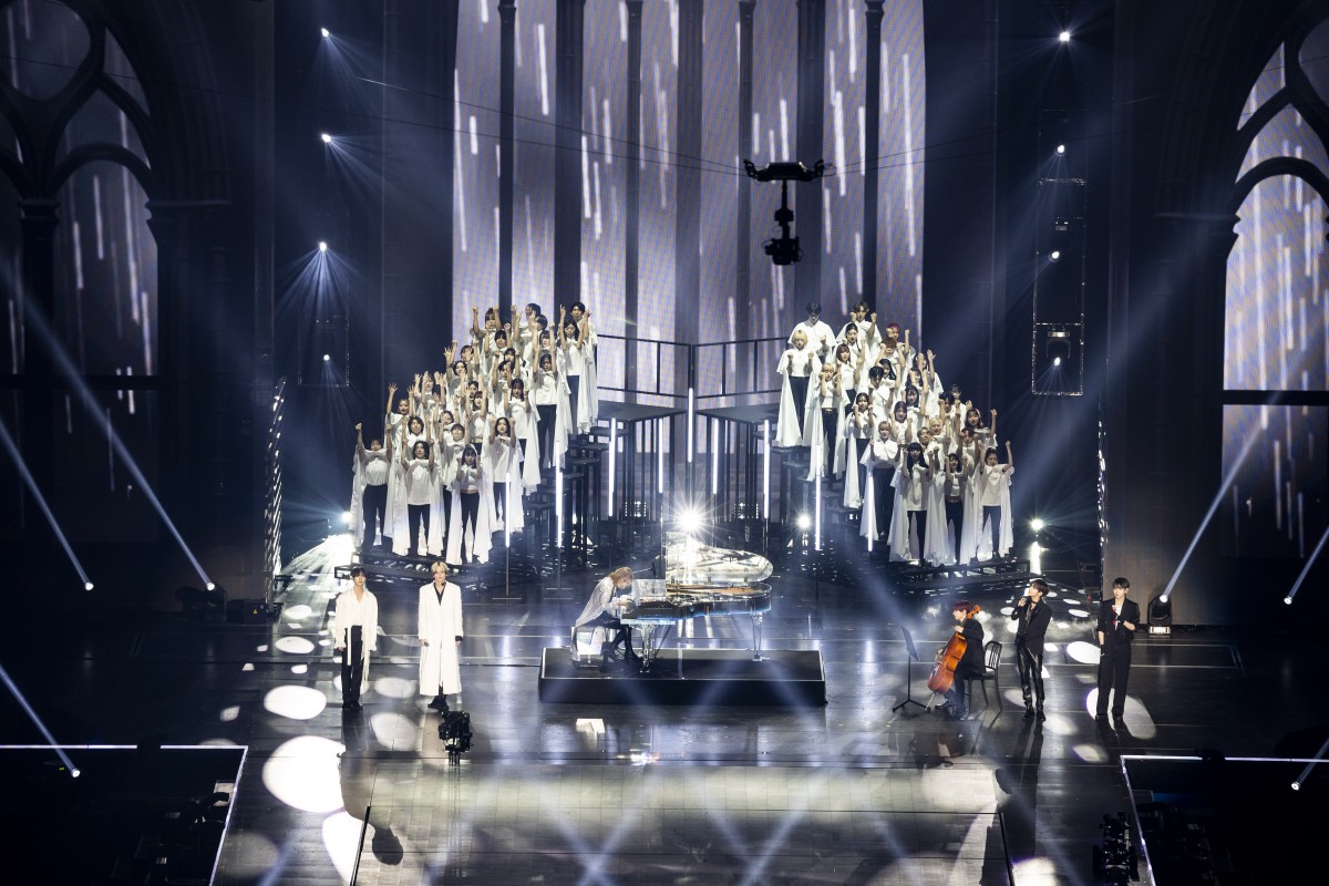 MAMA】YOSHIKI、韓国若手アーティストと「ENDLESS RAIN」 会場