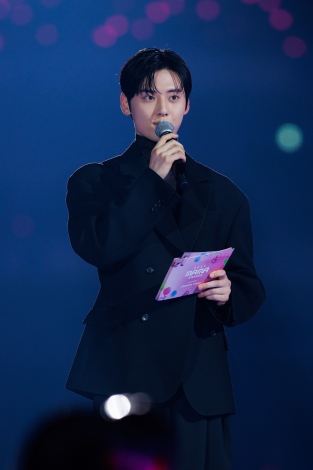 w2023 MAMA AWARDSxɓoꂵHWANG MIN HYUN(C)CJ ENM Co., Ltd, All Rights Reserved 