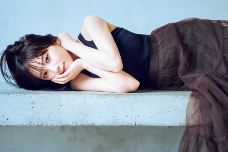 『ヤングチャンピオン』No.24表紙を飾る乃木坂46・与田祐希（C）神藤剛（秋田書店） 