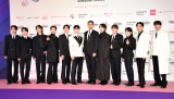 w2023 MAMA AWARDSx̃bhJ[ybgɓoꂵSEVENTEEN (C)ORICON NewS inc. 