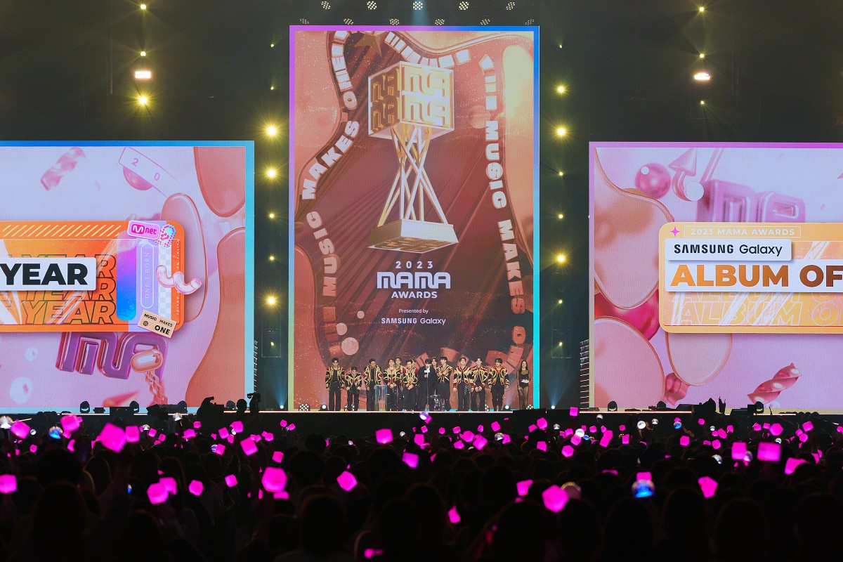 MAMA】SEVENTEENが「Album of the Year」受賞で5冠達成 S.COUPS