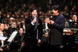 第41回『サントリー1万人の第九』に出演した(左から)田中圭、佐渡裕氏(C)MBS 