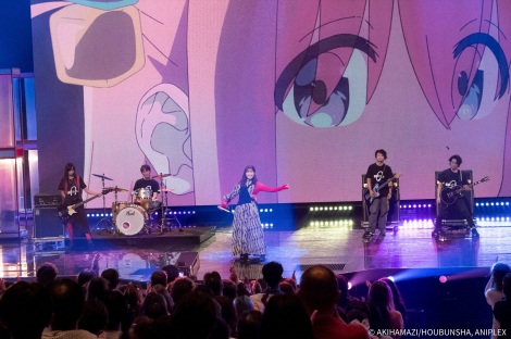 《結束バンド》=『NHK WORLD-JAPAN Music Festival 2023』 より(写真提供:NHK) 