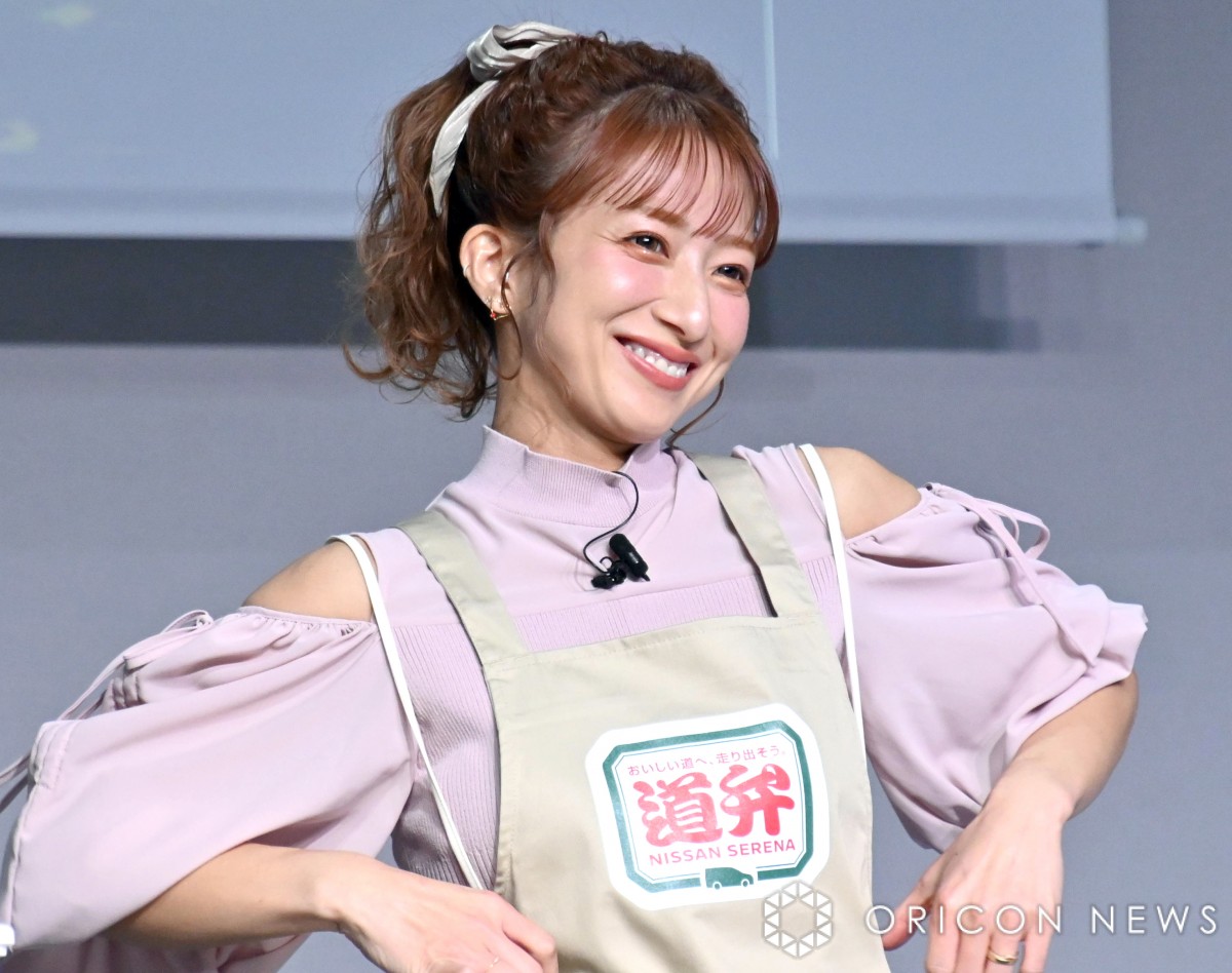 辻ちゃんエプロン　新品未使用　パセリエプロン　ピンク ワンピースみたいなエプロンが辻希美プロデュースのブランド
