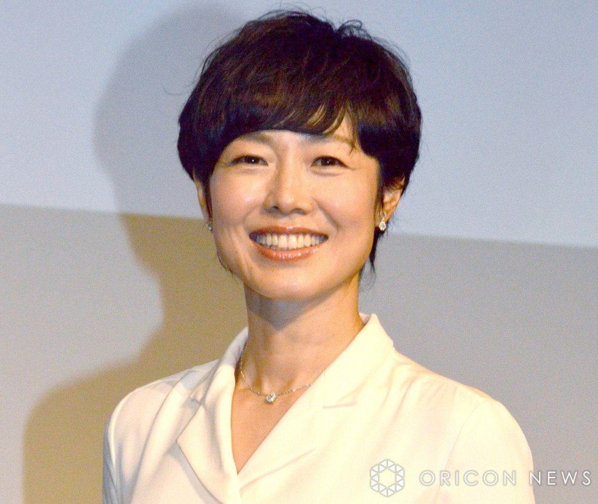 有働由美子 news zero』卒業発表の有働由美子アナ、階段を踏み外して顔を負傷 腫れて「凄い絆創膏」心配が殺到 | ORICON NEWS