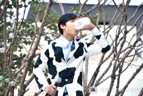 �z�N�����_���w�������݂Ă��I�����̑������I���x���ʔ��\��ɓo�ꂵ�����c�S �iC�jORICON NewS inc. 