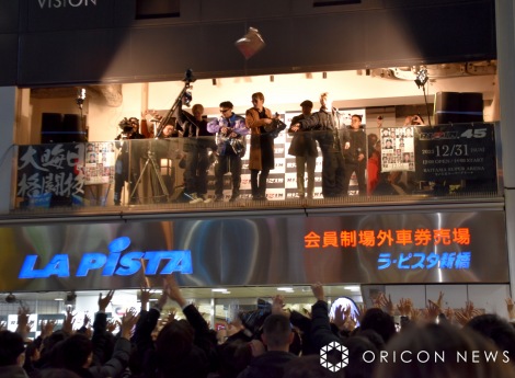 �u�`�[��BLACK ROSE�v�ً}���N�W��̖͗l �iC�jORICON NewS inc. 