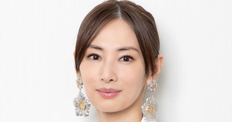 北川 景子 写実水彩画 Amazon.co.jp: 北川景子1st写真集 Making Documentary Blu-ray 『27+