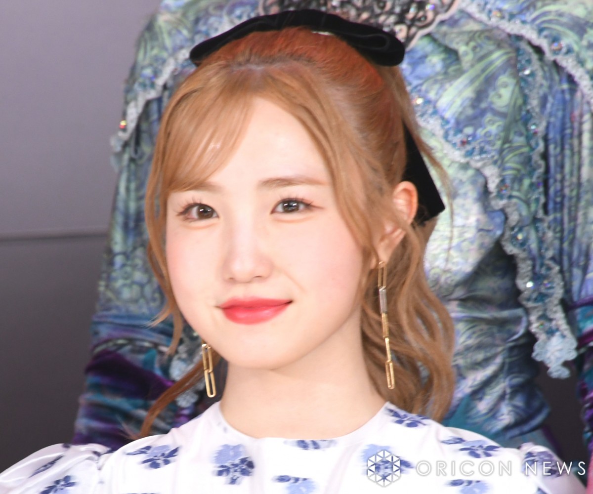 画像・写真 | 本田仁美、“超ミニスカ”で美脚全開「スタイル良すぎ