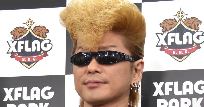 氣志團・綾小路翔、声帯炎から復帰 代表曲で会場盛り上げる | オリコン