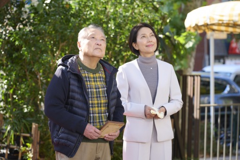 『おかしな刑事最終回！大千秋楽スペシャル』に出演する（左から）伊東四朗、羽田美智子（C）テレビ朝日 