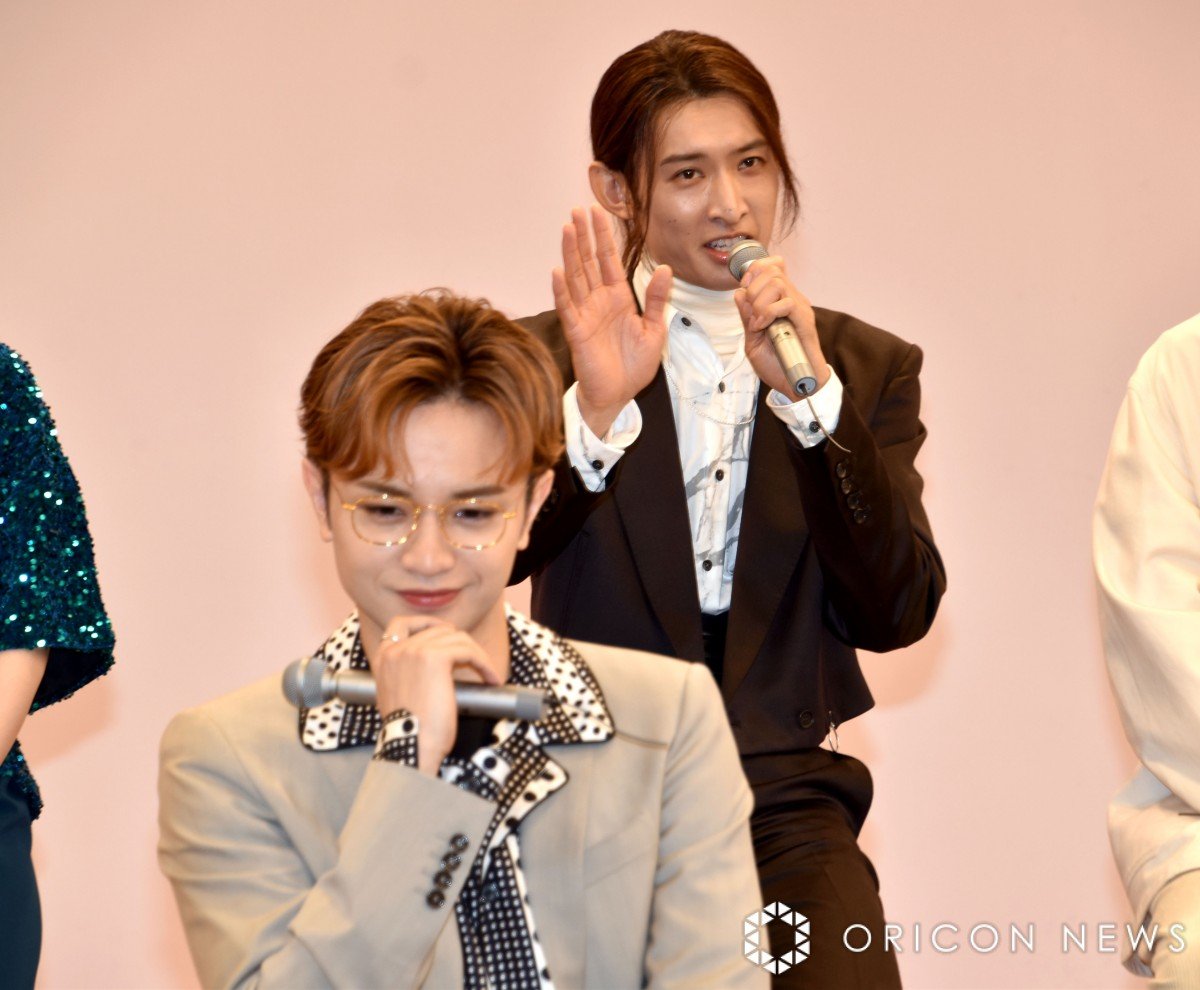 向井康二、恋愛質問はNG？ 中島健人「Snow Manぶるな（笑