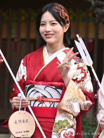 送料無料の通販 林瑠奈の画像・写真 | 乃木坂46新成人メンバー、艶やか振袖姿 アイドルグッズ
