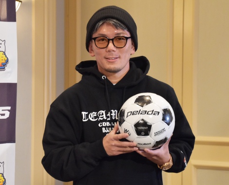 �wONE165�x�ŃX�[�p�[���b�N�Ƒΐ킷�镐���ɃG�[���𑗂����c�� �iC�jORICON NewS inc. 