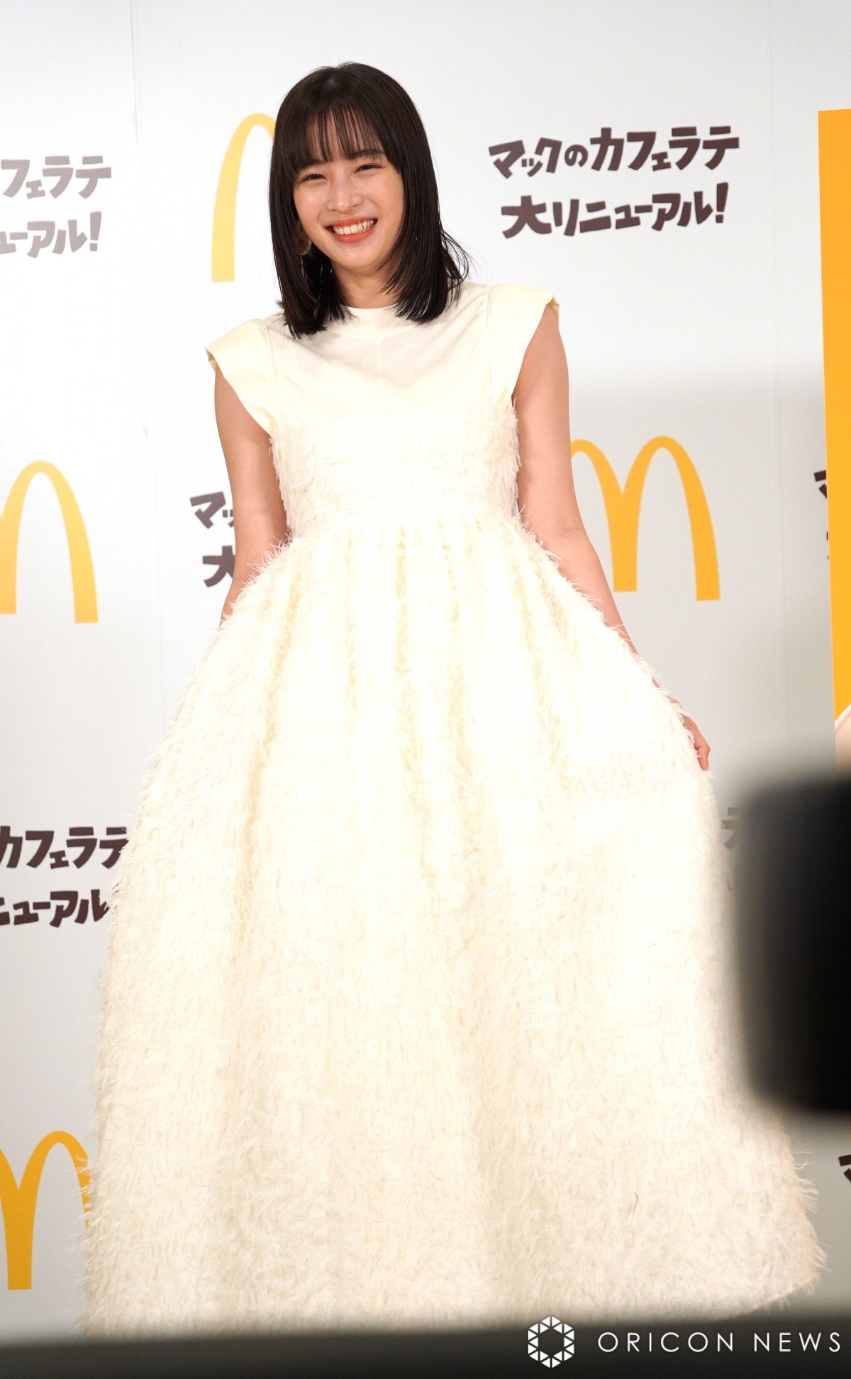 広瀬すず、早着替えに緊張＆照れ エスプレッソ色→ミルク色で