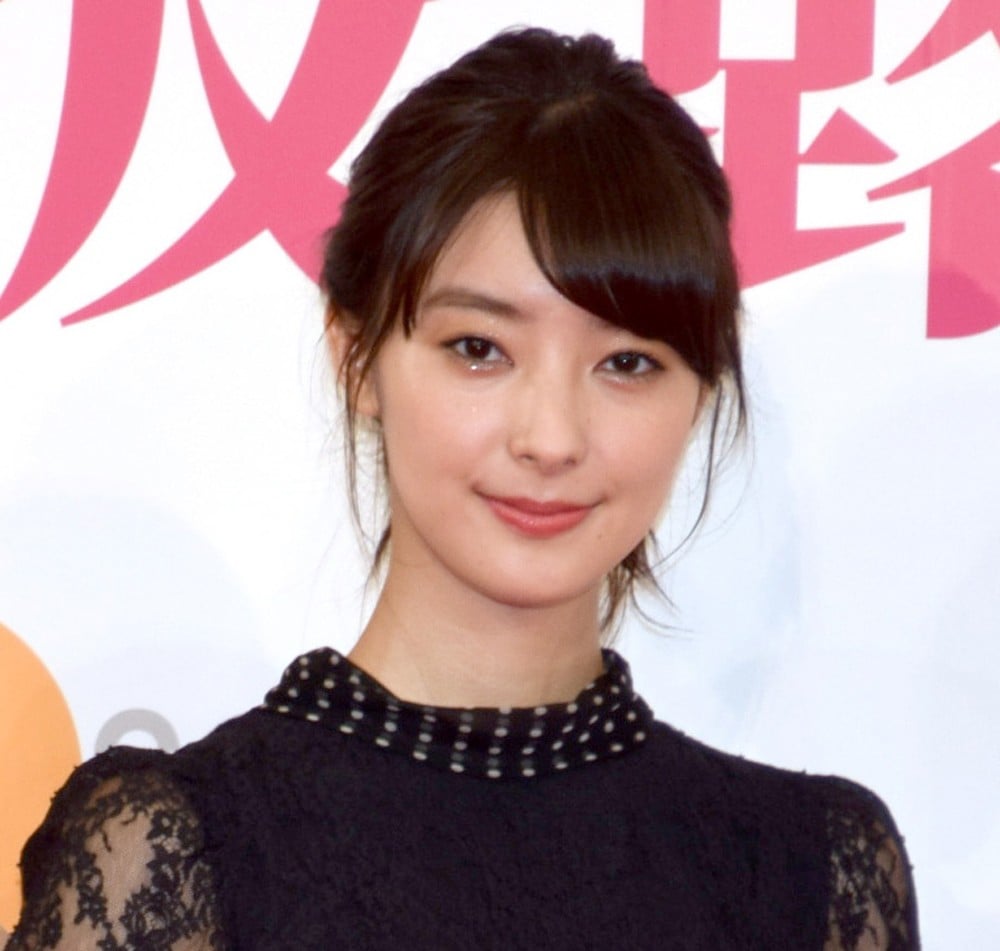 宮本茉由 直筆サイン入りチェキ（宮本茉由さん、石川恋さんの