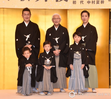 �i�O�񍶂���j����Ċ��A����z��A����吰�i��񍶂���j���������A���������A�����~�} �iC�jORICON NewS inc. 