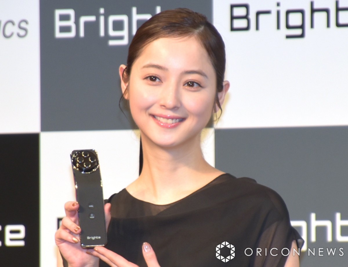 関連動画 | 佐々木希、顔のパーツに自信なし「日々、頑張ってます」　私生活のこだわりは水を飲む  | ORICON NEWS