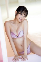 桃月なしこ、水着とランジェリーで魅せる 『FLASH』表紙でまぶしすぎる