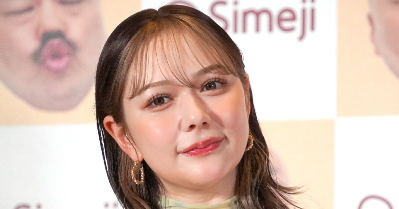 村重杏奈、太ももあらわな“超ミニ”美脚「どれも最強！」「このビジュアル、ベストやなぁ」 | ORICON NEWS