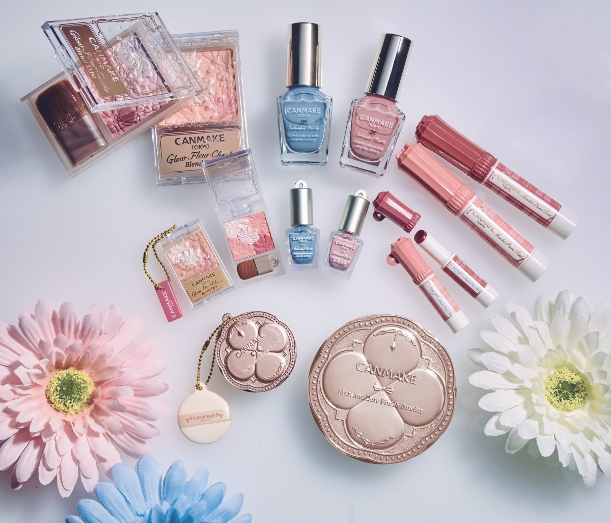 キャンメイクの人気コスメがミニチュアに！本物そっくりの“リアル質感