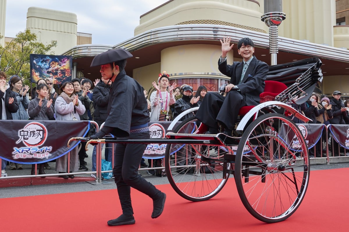 画像・写真 | 花江夏樹、鬼滅の刃×USJアトラクション堪能 胡蝶しのぶクロノイドに驚き！シワの多さに「日々、鬼と戦っている証拠」 3枚目 |  ORICON NEWS