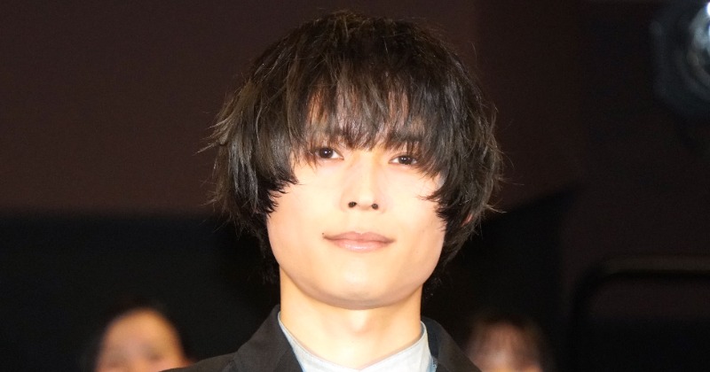 松村北斗、理想の職場はSixTONES「すみません、自慢しちゃって（笑