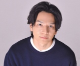 生田斗真 “たまたま隣のスタジオで撮影していた”回数が最も多い俳優との2ショット公開　賀来賢人「強すぎです」 