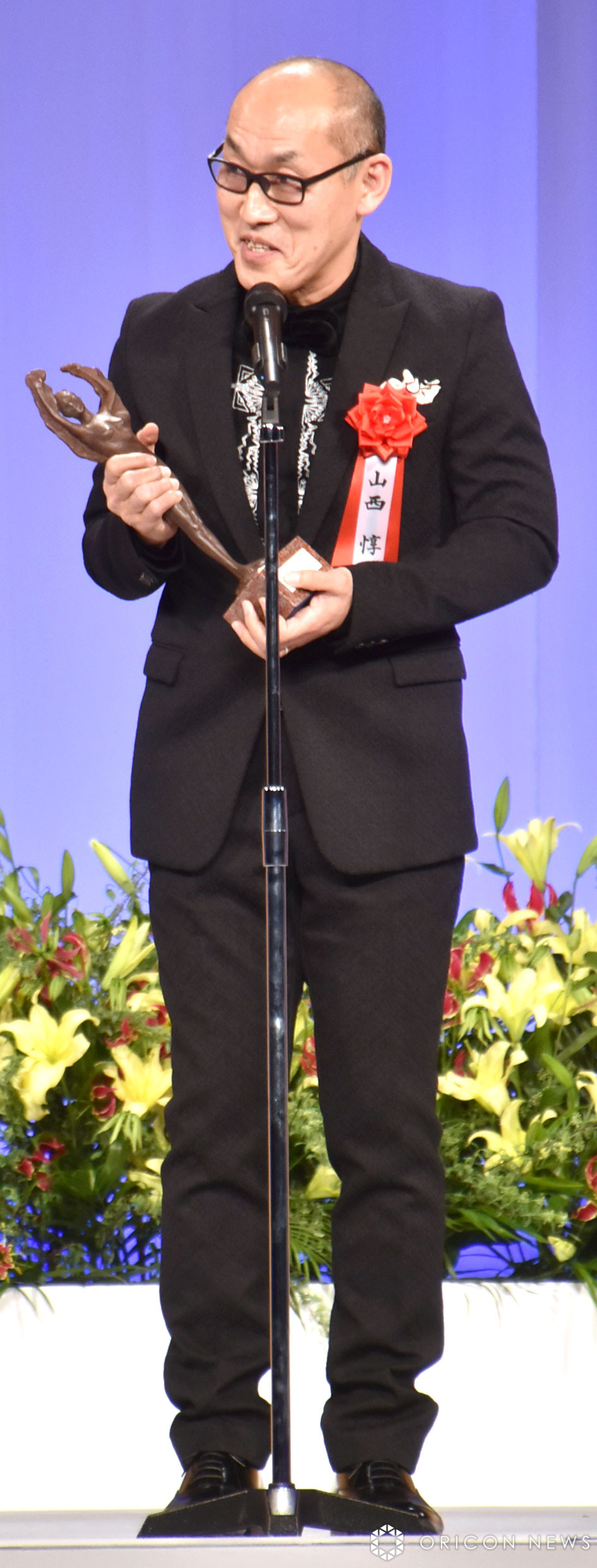 山西惇 画像・写真 | 【読売演劇大賞】山西惇、最優秀男優賞で男泣き 妻と4人の子ども、亡き両親に感謝「この姿、この声で産んでくれてありがとう」 31枚目 |  ORICON NEWS