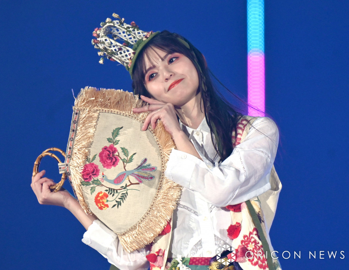 TGC2024S/S】齋藤飛鳥、圧巻ランウェイ キュートな笑顔で魅了