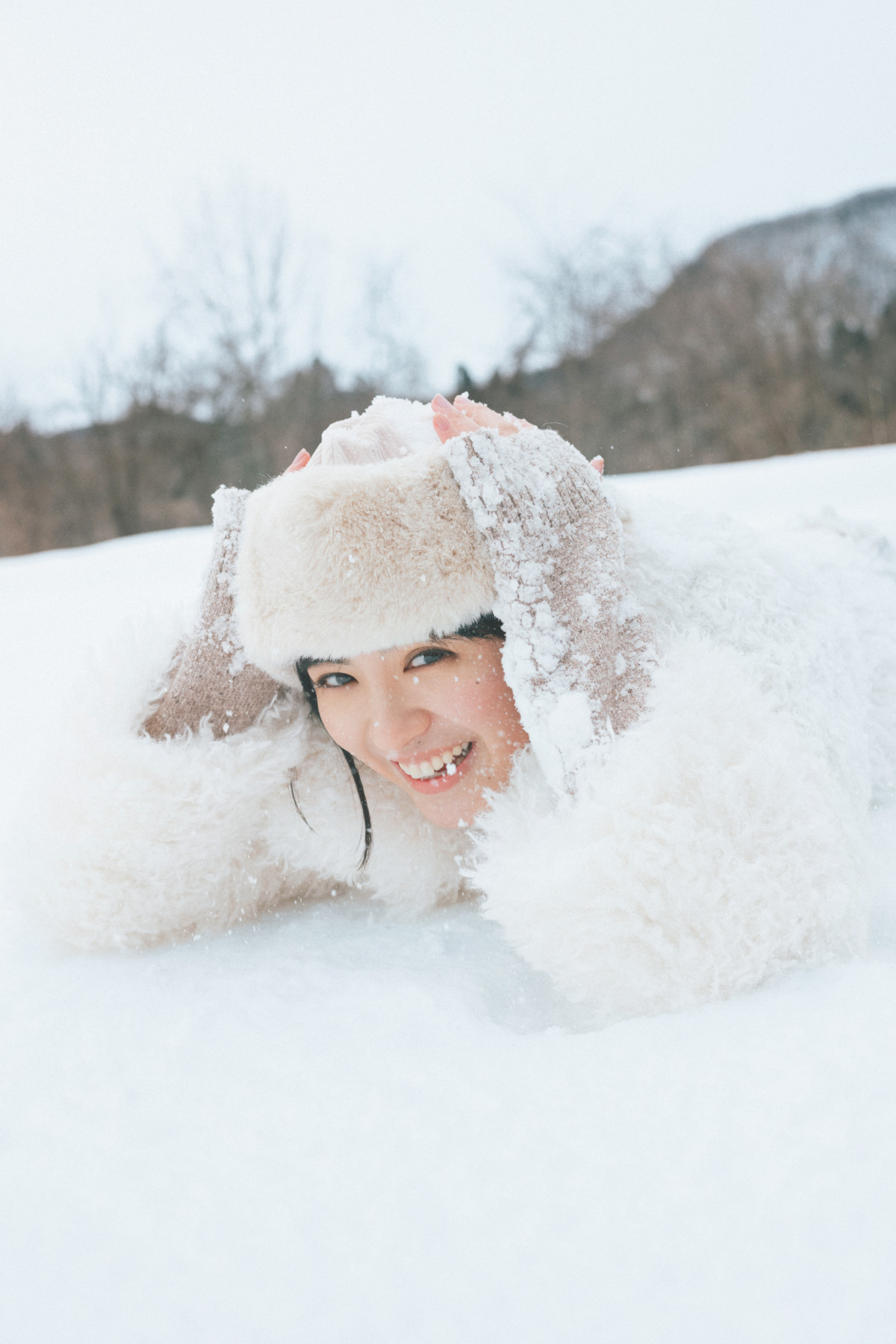 キングオージャー』“リタ”平川結月、1st写真集を発売 雪国で“初めての 