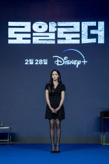 w\ʑҁx/fBYj[vX X^[ƐzM(C) 2024 Disney and its related entities 