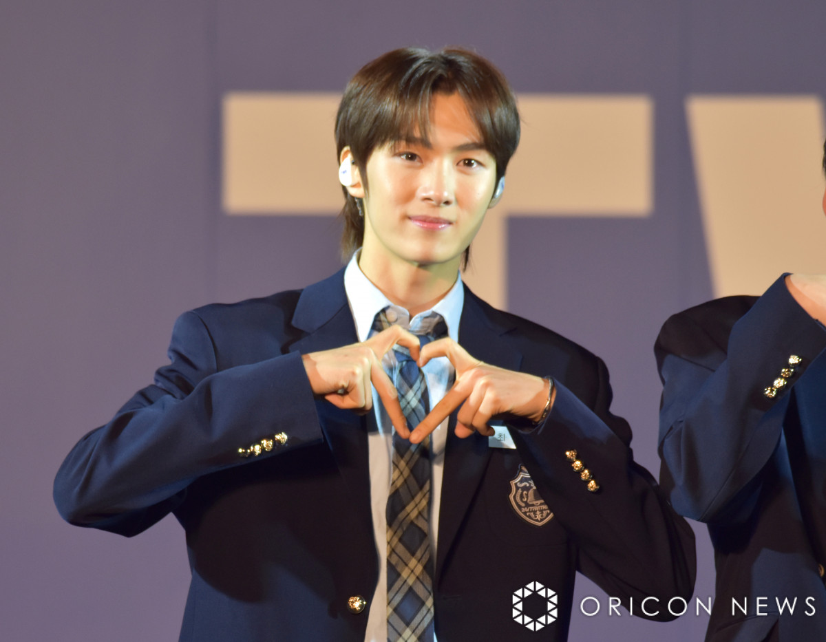 wSparkling BluexLOV[P[XJÂTWSEYOUNGJAE (C)ORICON NewS inc. 