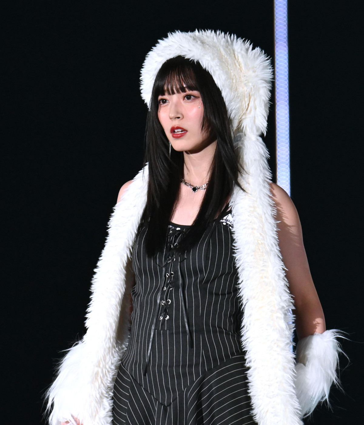 TGC2024S/S】鈴木愛理、ファーに包まれキュートなスマイル | オリコン