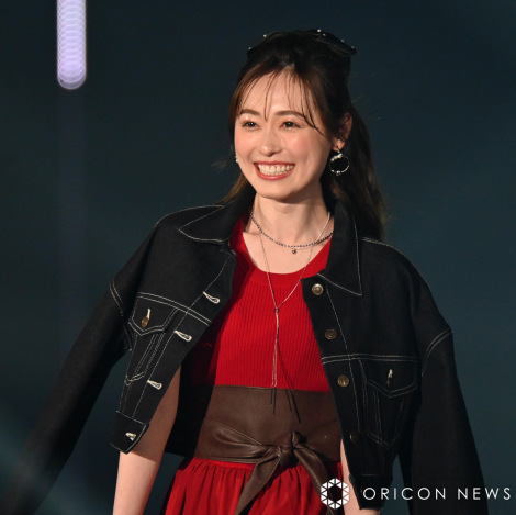 画像・写真 | 【TGC2024S/S】福原遥、2度目の登場で大人エレガントに