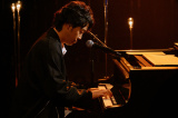 大泉洋『SONGS』“ゲスト”出演でピアノ弾き語り　MCは玉置浩二、アシスタントは戸次重幸 