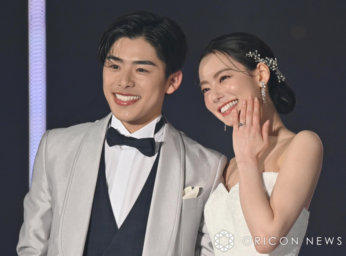 なこなこ なこなこカップル・なごみ、美バスト輝く“紐ビキニ”姿に反響